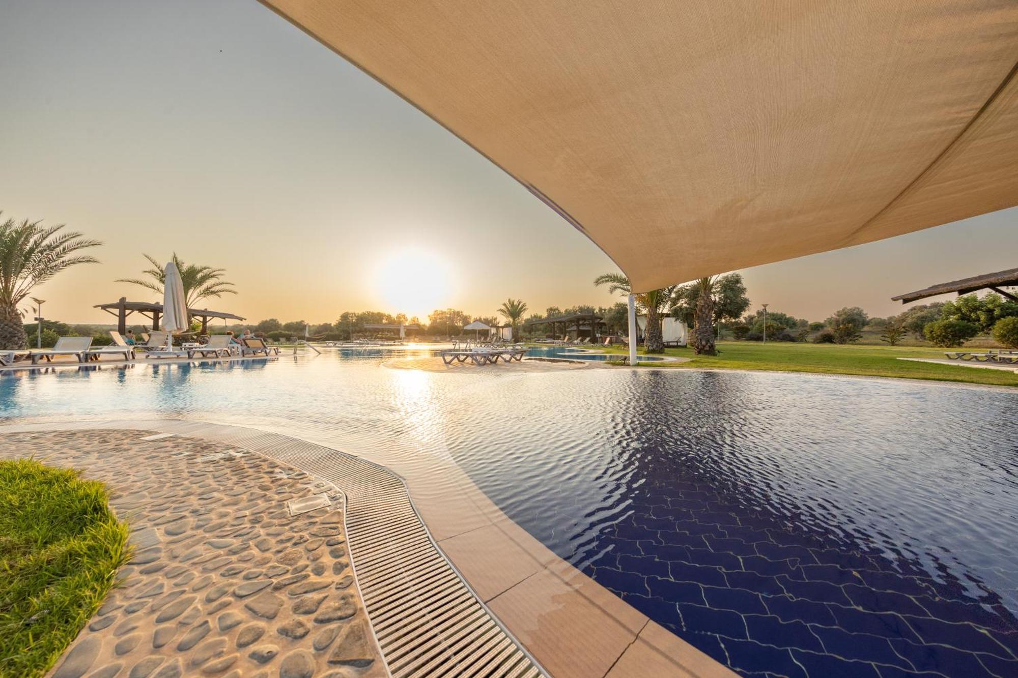 Thalassa Beach Family & Waterpark Resort Vokolidha Esterno foto